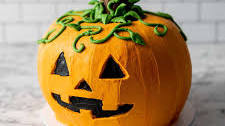 Jack-O'Lantern Halloween Cake