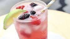 Low-Calorie BerryLime Spritzer