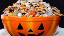Monster Munch {Halloween Puppy Chow}