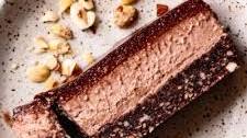 No-Bake Chocolate Hazelnut Cheesecake Slice