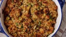 Old-Fashioned Cornbread Dressing (Family Recipe)
