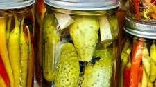 Pickled Cucumbers In Vinegar (Easy Recipe)