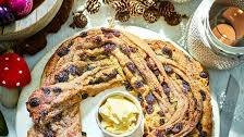 Pistachio And Cranberry Stollen Wreath