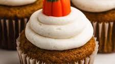 Pumpkin Cupcakes with Cinnamon Cream Cheese Frosting