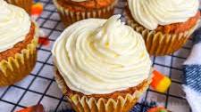 Pumpkin Cupcakes (With Cream Cheese Frosting)