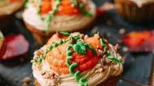Pumpkin Cupcakes with Maple Vanilla Buttercream