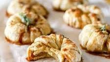 Quick Apple Puff Pastry (Perfect Thanksgiving Appetizer!)