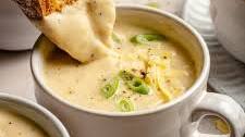 Roasted Garlic Cheddar Cauliflower Soup