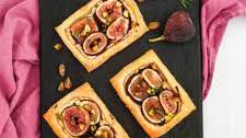 Savory fig tarts with goat cheese