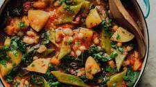 Smoky & Spicy White Bean Stew with Tomatoes & Kale