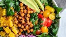 Southwest Salad with Chipotle Roasted Chickpeas