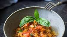 Spaghetti Squash with Tomato Basil Sauce
