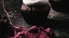 Spooky Chocolate & Meringue Ghost Cupcakes