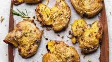 The Best Garlic Smashed Potatoes Recipe