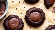 Thumbprint Cookies al cacao e crema di nocciole