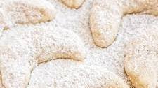Vanillekipferl (German Vanilla Crescent Cookies)