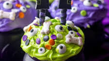 Witch Cauldron Halloween Cupcakes